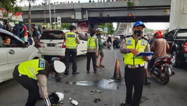Kumpulan Fakta Hasil Olah TKP Kecelakaan Flyover Panakkukang Pengendara Motor Tewas Terlindas Truk di Makassar
